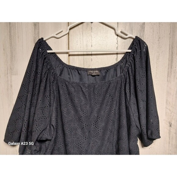 LANE BRYANT Women’s Navy Eyelet 3/4 Sleeve Off The Shoulder Blouse Size 26/28 - Picture 3 of 7